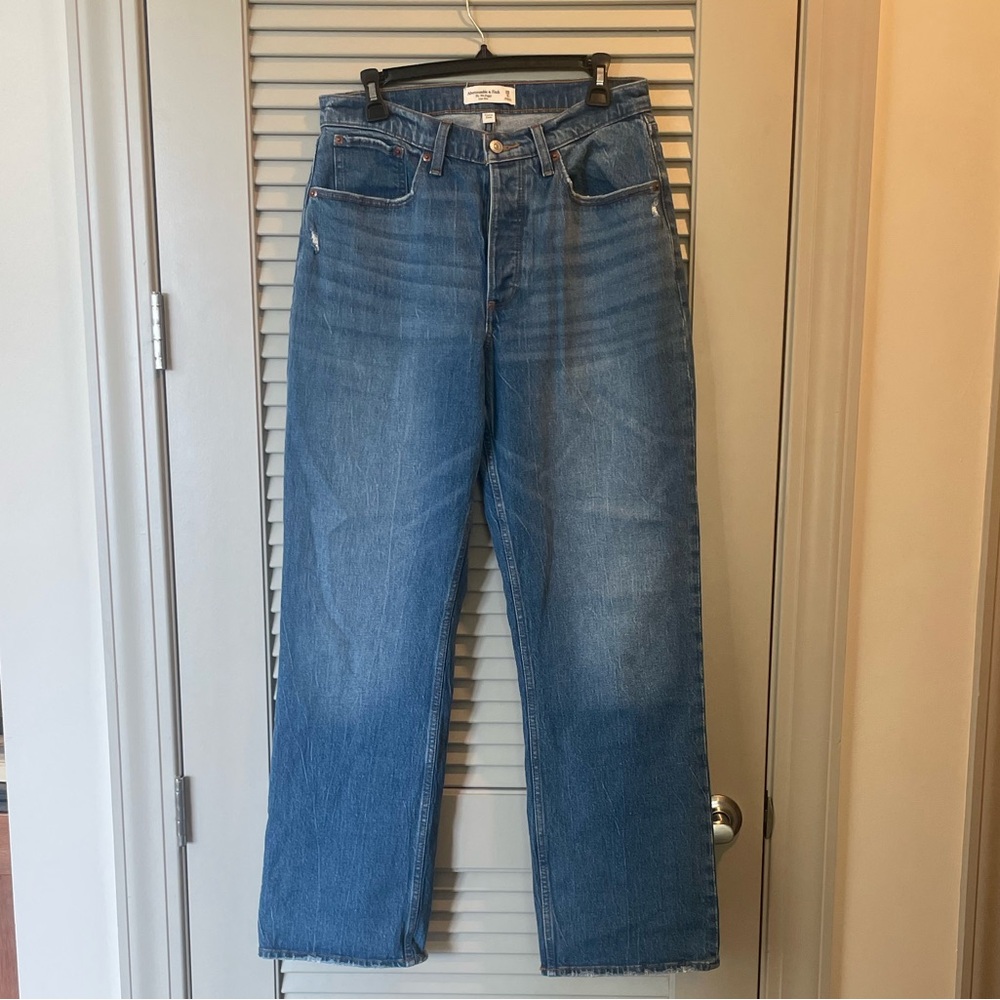 Abercrombie & Fitch Curve Love 90s Baggy Low Rise Blue Jeans